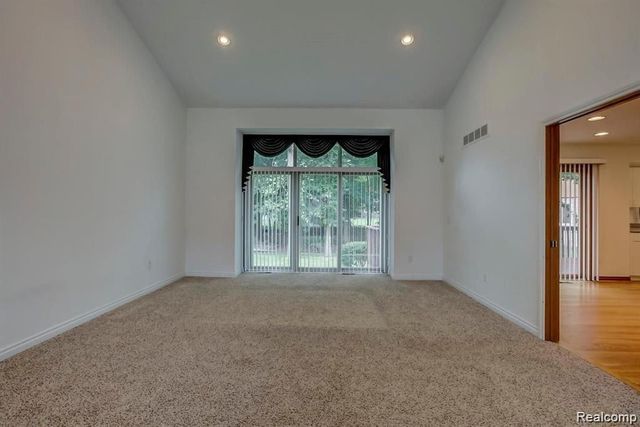 31843 Bristol Lane, Farmington Hills, MI 48334