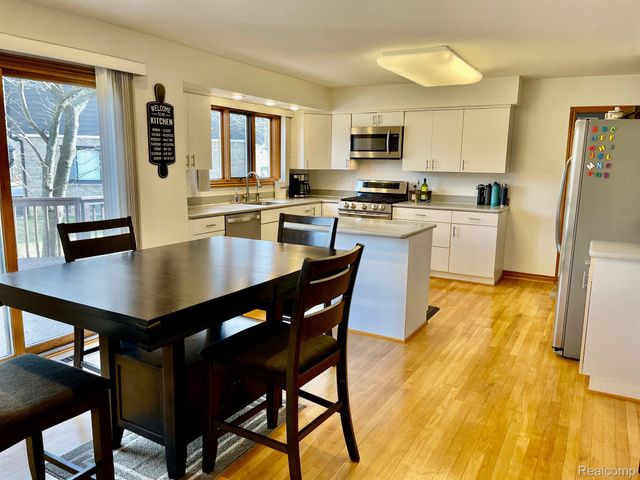 31843 Bristol Lane, Farmington Hills, MI 48334