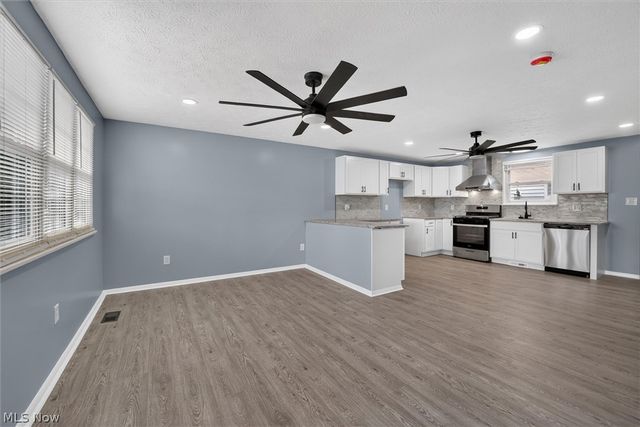 4036 Leavitt Road, Lorain, OH 44053