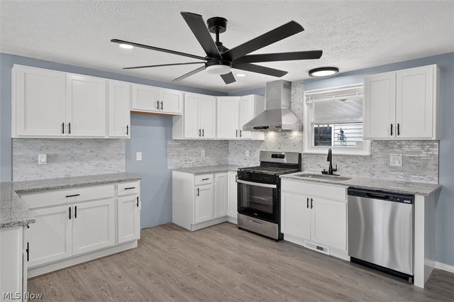 4036 Leavitt Road, Lorain, OH 44053