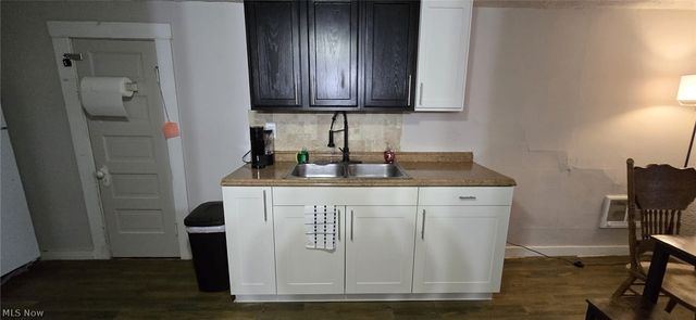 1856 Lampson Road UP, Cleveland, OH 44112