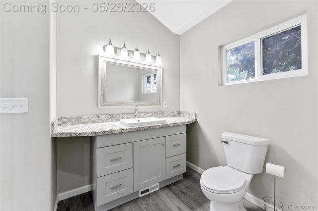 4354 S 5th Street, Luna Pier, MI 48157