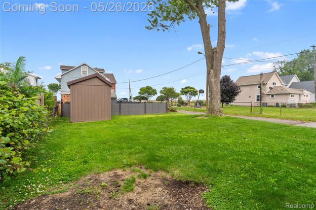 4354 S 5th Street, Luna Pier, MI 48157
