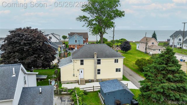 4354 S 5th Street, Luna Pier, MI 48157