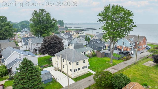 4354 S 5th Street, Luna Pier, MI 48157