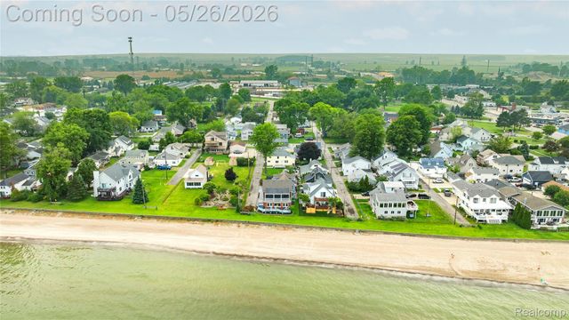 4354 S 5th Street, Luna Pier, MI 48157