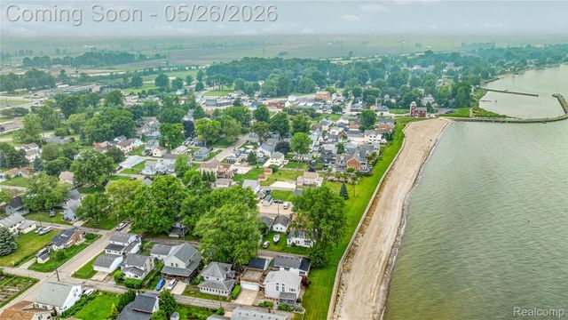 4354 S 5th Street, Luna Pier, MI 48157
