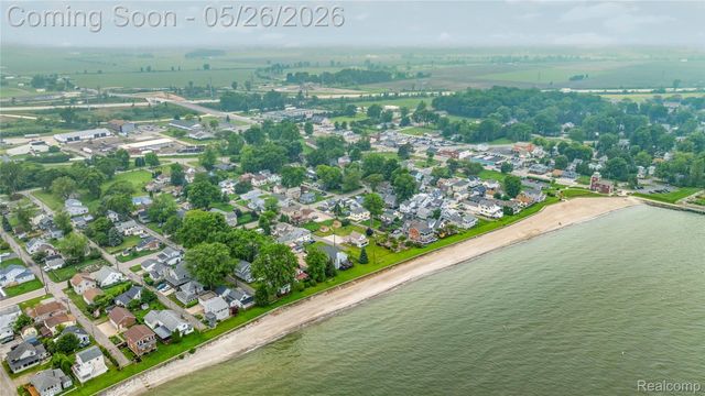4354 S 5th Street, Luna Pier, MI 48157