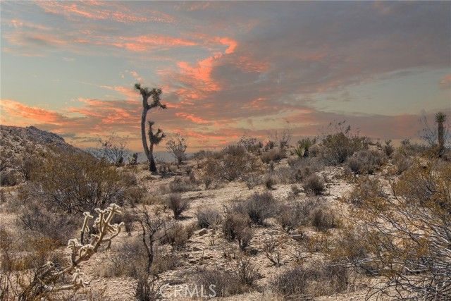 5280 Hilton Avenue, Yucca Valley, CA 92284