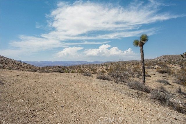 5280 Hilton Avenue, Yucca Valley, CA 92284