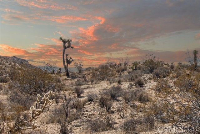 5280 Hilton Avenue, Yucca Valley, CA 92284