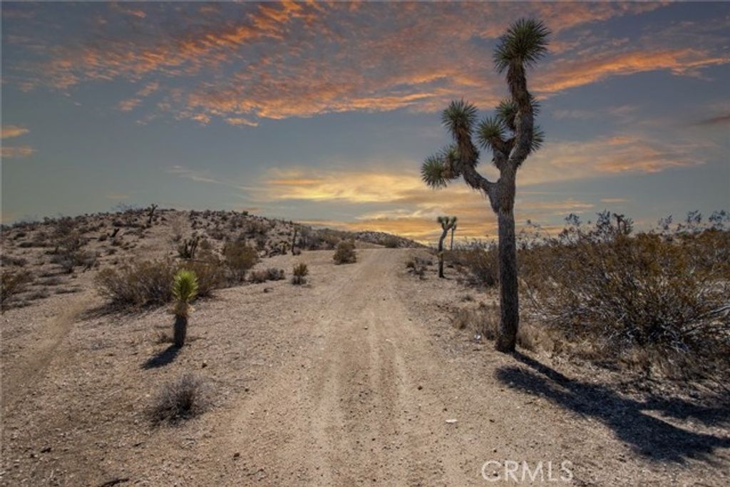 5280 Hilton Avenue, Yucca Valley, CA 92284