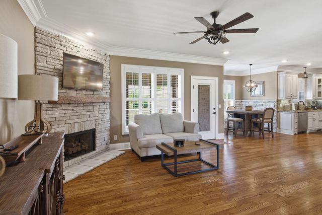 279 Albright Ln, Gallatin, TN 37066
