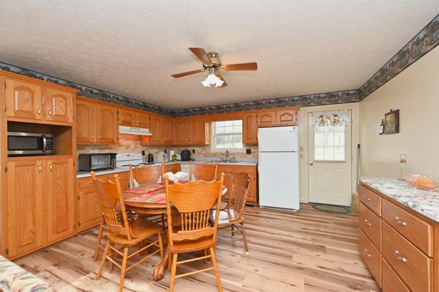 329 Cavender Rd, Woodbury, TN 37190