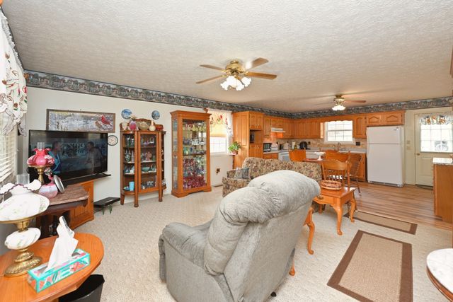 329 Cavender Rd, Woodbury, TN 37190