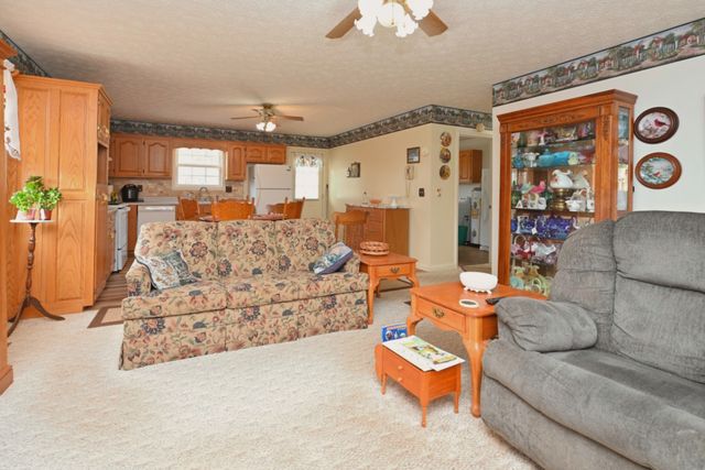 329 Cavender Rd, Woodbury, TN 37190