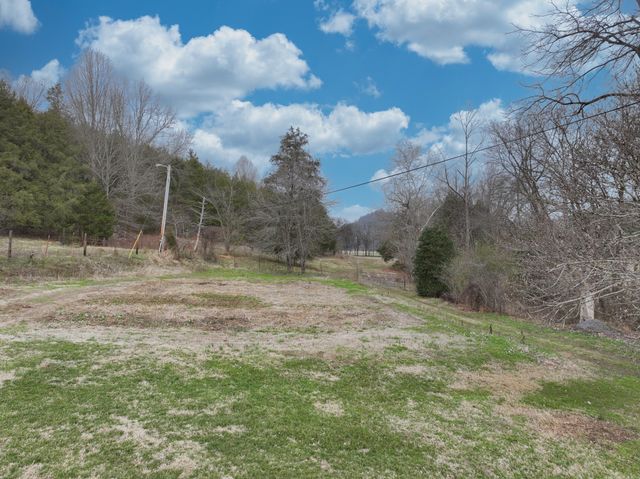 329 Cavender Rd, Woodbury, TN 37190