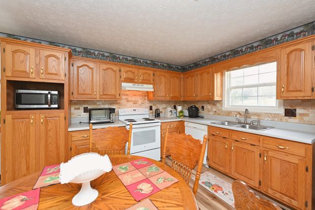 329 Cavender Rd, Woodbury, TN 37190