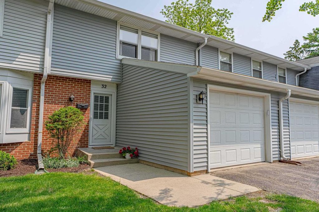 32 Whitcomb Circle, Madison, WI 53711