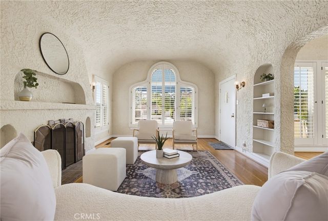 1156 N Isabel, Glendale, CA 91207