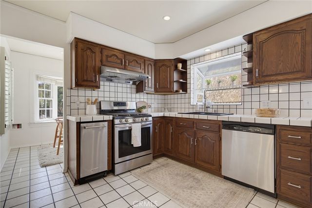 1156 N Isabel, Glendale, CA 91207