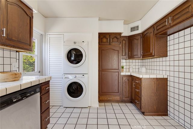 1156 N Isabel, Glendale, CA 91207