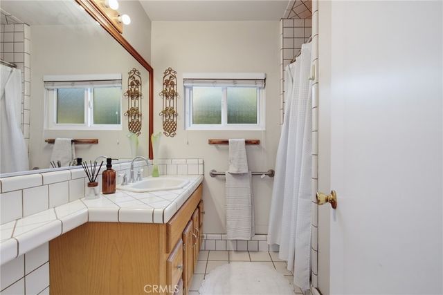 1156 N Isabel, Glendale, CA 91207
