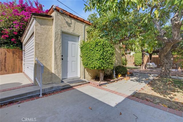 1156 N Isabel, Glendale, CA 91207
