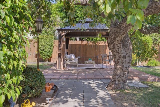 1156 N Isabel, Glendale, CA 91207