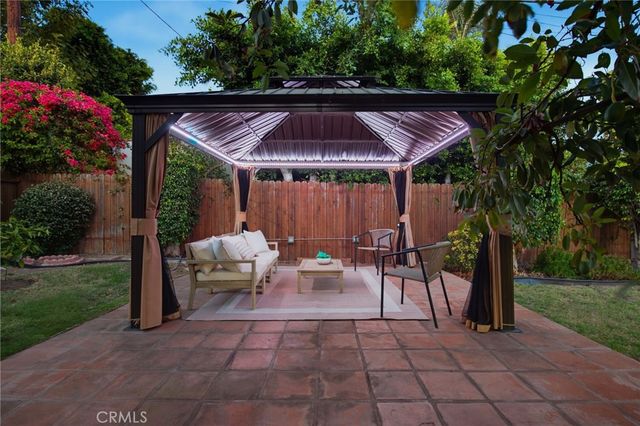 1156 N Isabel, Glendale, CA 91207