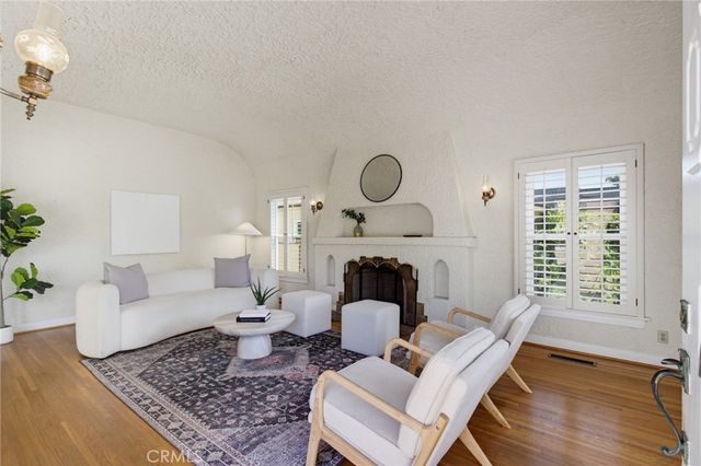 1156 N Isabel, Glendale, CA 91207