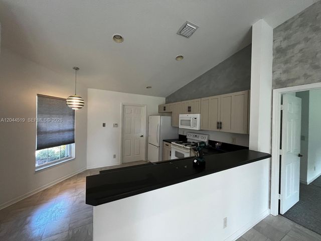 547 High Hawk Cir 541, Vero Beach, FL 32962
