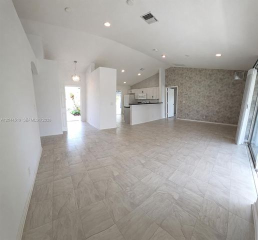 547 High Hawk Cir 541, Vero Beach, FL 32962