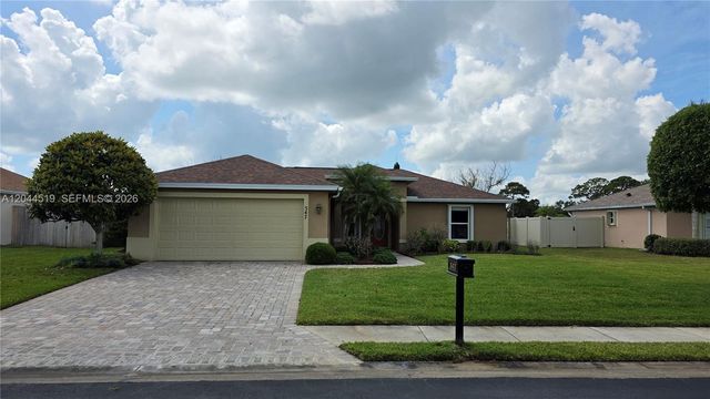 547 High Hawk Cir 541, Vero Beach, FL 32962