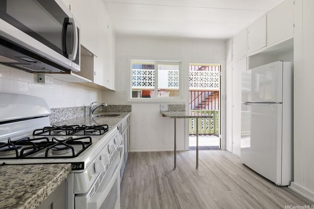 718 Kamuela Avenue, Honolulu, HI 96816