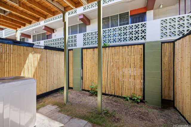 718 Kamuela Avenue, Honolulu, HI 96816