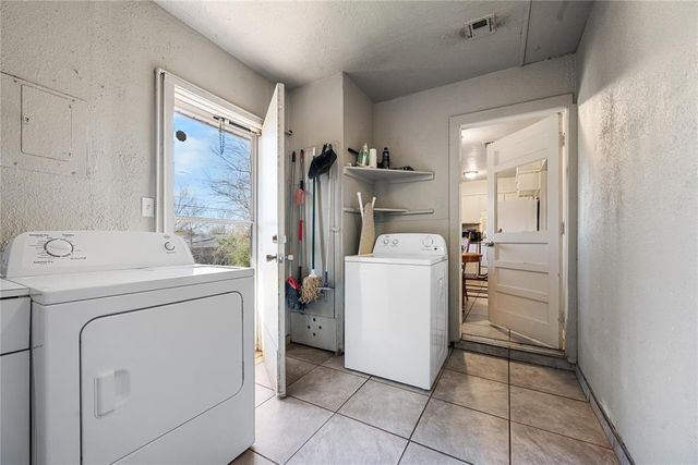 721 Hedge Drive, Midwest City, OK 73110