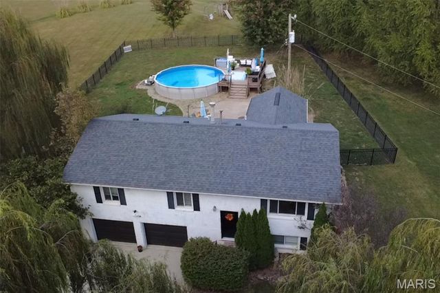 319 E Ingle Drive, Glen Carbon, IL 62034