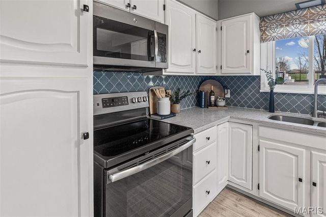 319 E Ingle Drive, Glen Carbon, IL 62034