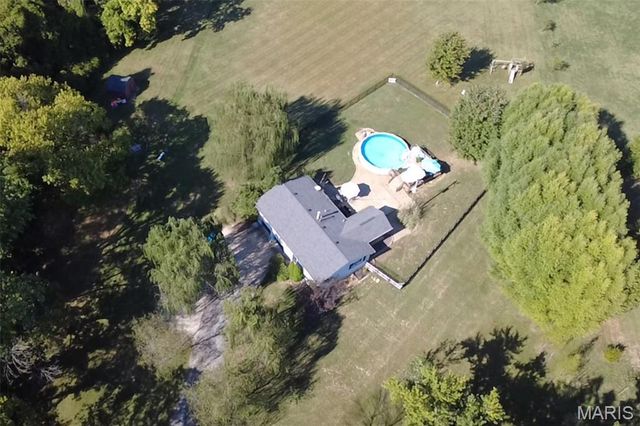 319 E Ingle Drive, Glen Carbon, IL 62034