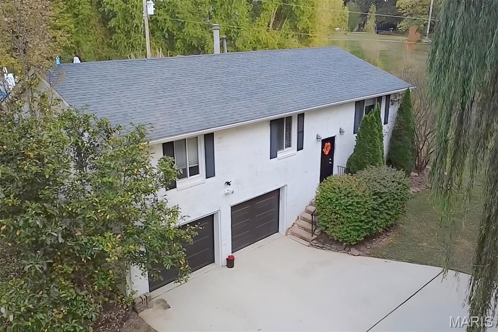 319 E Ingle Drive, Glen Carbon, IL 62034