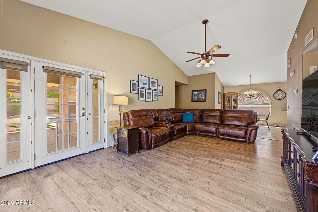 2029 S AVOCA --, Mesa, AZ 85209 — photo 4
