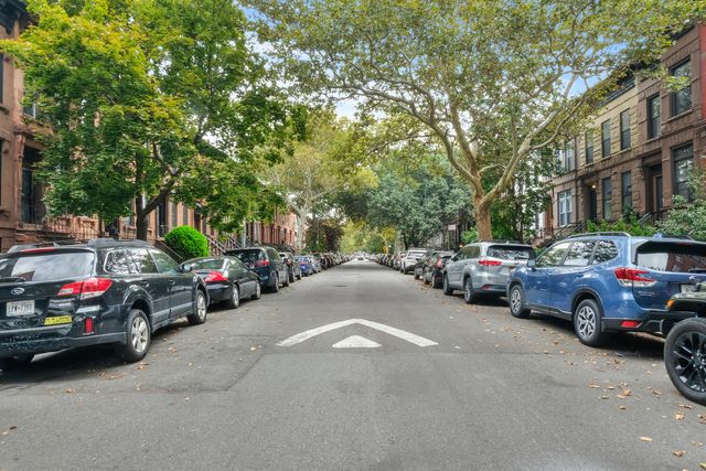 420 QUINCY Street, New York City, NY 11221