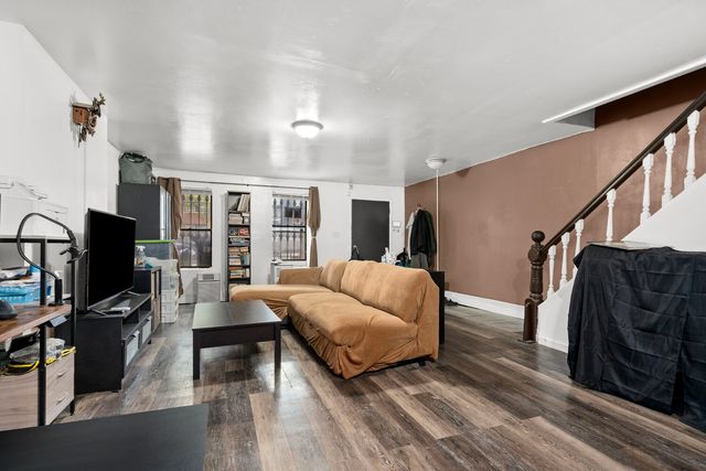 420 QUINCY Street, New York City, NY 11221