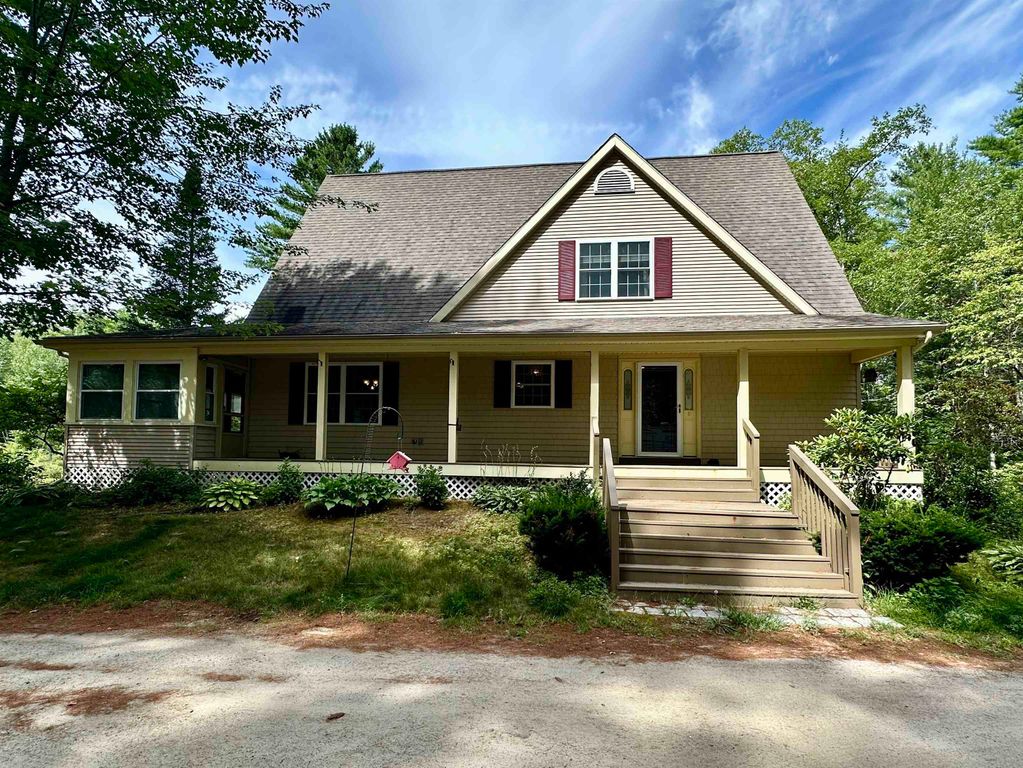 139 Governor Wentworth Highway, Wolfeboro, NH 03894