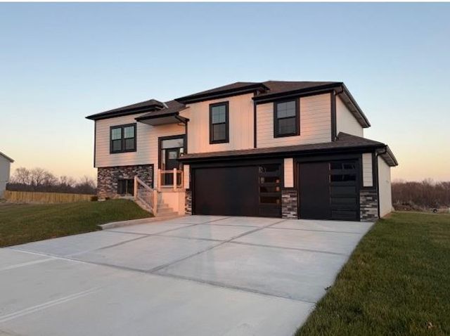 1341 N Holland Drive, Independence, MO 64056