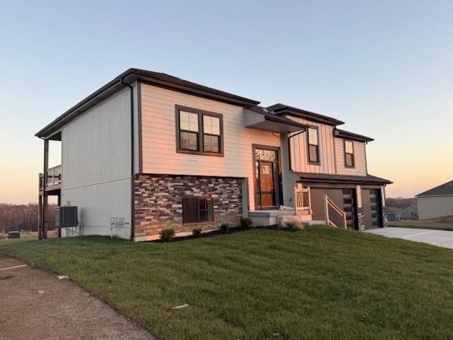 1341 N Holland Drive, Independence, MO 64056
