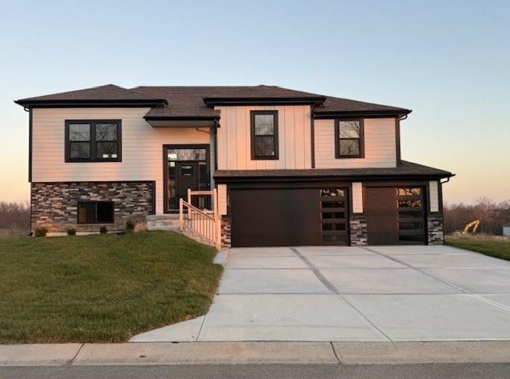 1341 N Holland Drive, Independence, MO 64056