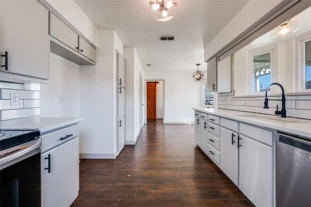 1333 Brazos Boulevard, Lewisville, TX 75077