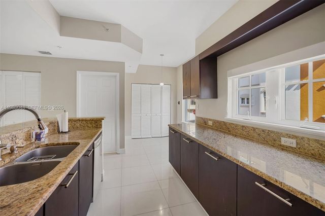 2729 NE 184th Ln 2729, Aventura, FL 33160